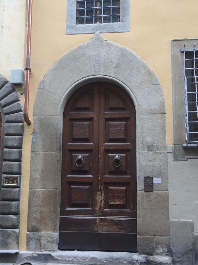 Hand Decorated House With Court Florenz Exterior foto